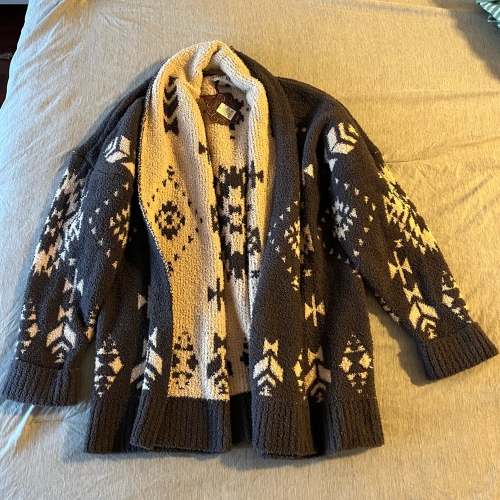 Cozy Grey and Cream Patterned Cardigan